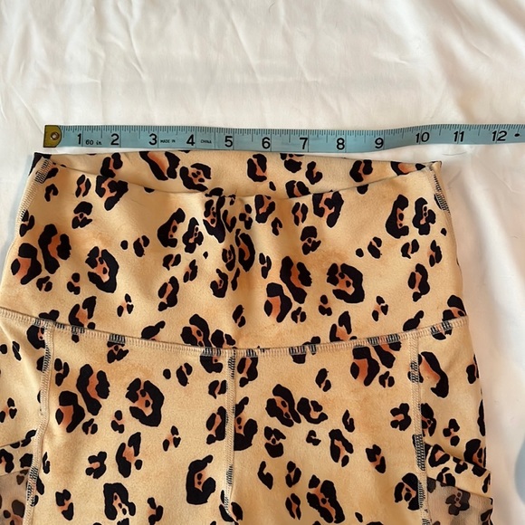 EUC Fabletics cheetah power hold leggings​ - Picture 2 of 5